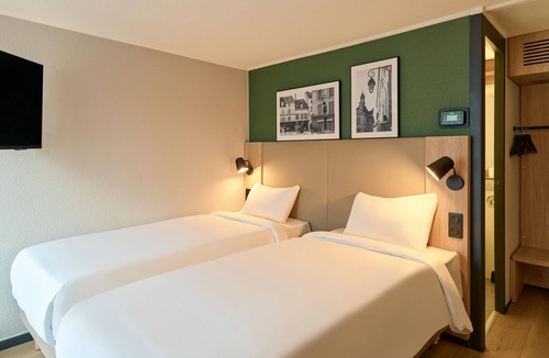 Meaux Hotel | Campanile NATURE - Meaux