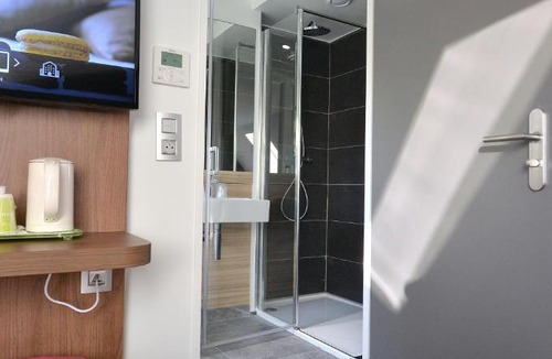 Clichy Hotel | CAMPANILE PARIS - Clichy Centre