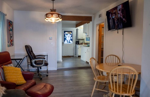 Alto Apartment | Campau Lake 4 Cottages in a row