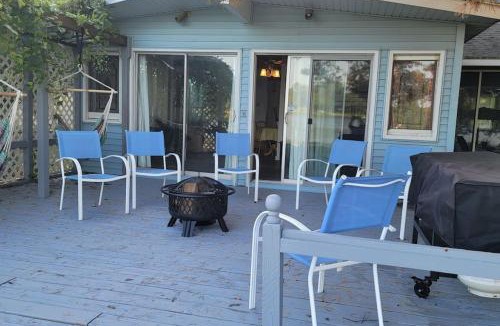 Alto House | Campau Lakefront Dual home 3BR 2 Bath Spa, Kayaks