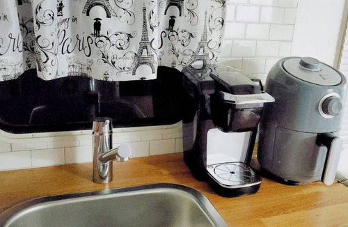 Dover House | Camper Apt DE-Vintage Gulf RV Glamping Stay Sleeps 2-3