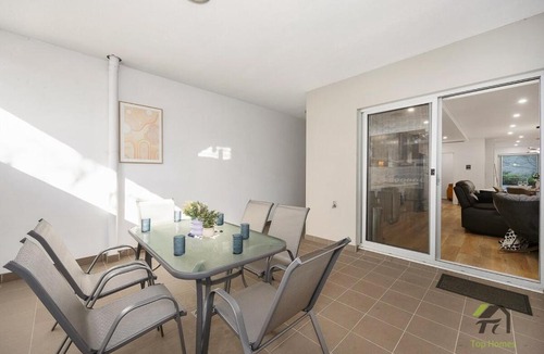 Camperdown Apartment | Camperdown Spacious Apartment