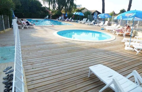 Petit-Palais-et-Cornemps House | Camping 4 étoiles - Piscine - ccbgchh