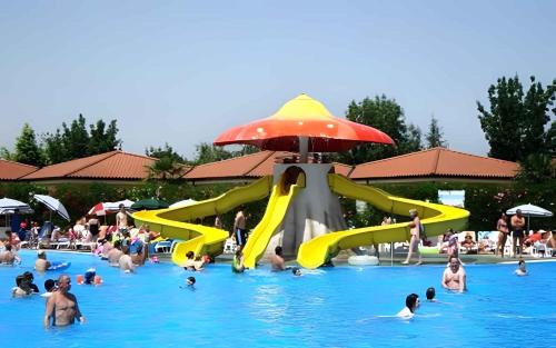 San Benedetto di Lugana Apartment | Camping Bella Italia Apartments Glicine - Lake Garda 22081