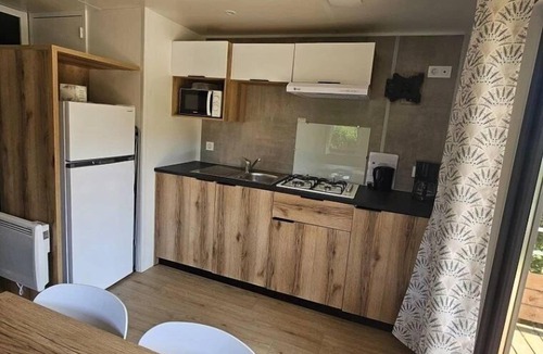 Charlieu House | Camping - ccbbcfg - Two Bedroom Apartment, Sleeps 6