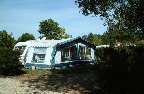 Cormoranche-sur-Saone Cabin | Camping du Lac* - 1 Room 2 Person Perched Tent