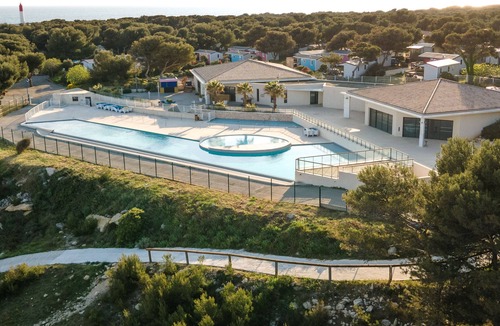 La Couronne RV Rental | Camping de l'Arquet Cote Bleue