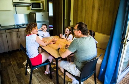 Saint-Pierre-d'Albigny Ski Chalet | Camping du Lac de Carouge * - Chalet 6 Persons - Morea - 2 Bedrooms - 25 m2 + semi covered terrace 16 m2 6 to 7 people - 6 pers. included in the tariff