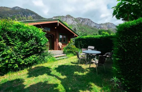 Agos-Vidalos Ski Chalet | Camping ecovillage SOLEIL DU PIBESTE * - Chalet des MARMOTTES - 2 bedrooms = sheets + towels + cleaning for 4 people