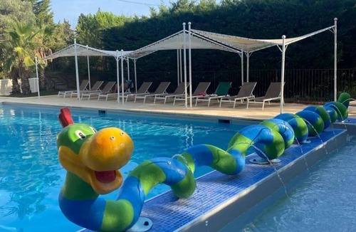 Chateauneuf-de-Gadagne House | Camping 3 étoiles - Piscine - ccbfihf