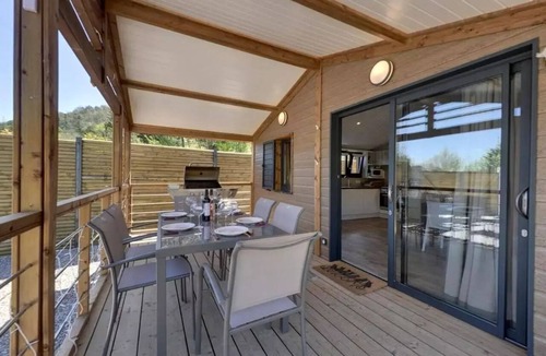 Orpierre Ski Chalet | Camping les Princes d'Orange* - Prestige Chalet 75m² - Jacuzzi - 2 Bathrooms 6 people