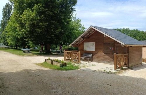 Prunay-Cassereau RV Rental | Camping Les Rochelles