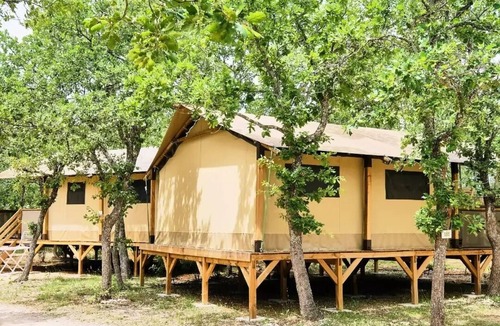 Saint-Saturnin-les-Apt House | Camping maeva Escapades Le Domaine des Chênes Blancs * - Premium Mobile Home 3 Rooms 4 People Air Conditioned + TV