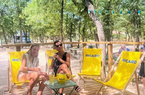 Saint-Saturnin-les-Apt House | Camping maeva Escapades Le Domaine des Chênes Blancs * - Mobile Home Premium 2 Rooms 2 People Air Conditioned + TV