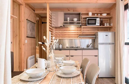 Laruns House | Camping maeva Escapades des Gaves * - Cabin on Stilts 3 Rooms 5 People + TV