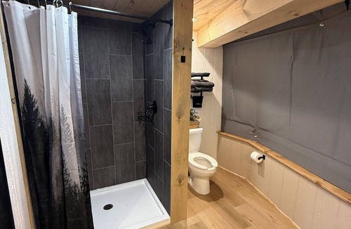 Williamstown Cabin | Camping never looked so good! - Ultimate Family Getaway Minutes from Ark Encounter