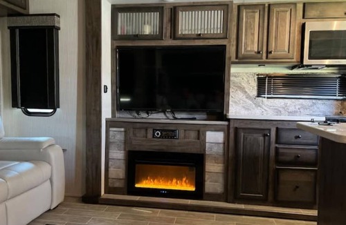 Duncanville House | Camping or Glamping you decide! Near Tuscaloosa.