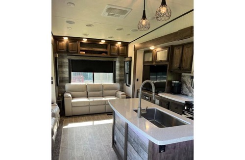 Duncanville House | Camping or Glamping you decide! Near Tuscaloosa.