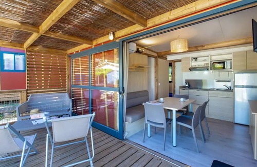 Greoux-les-Bains Ski Chalet | Camping Paradis La Pinède* - Chalet Mistral 3 Rooms 4/5 People Air-conditioned