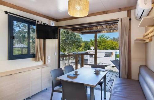 Greoux-les-Bains Ski Chalet | Camping Paradis La Pinède* - Chalet Mistral 3 Rooms 4/5 People Air-conditioned