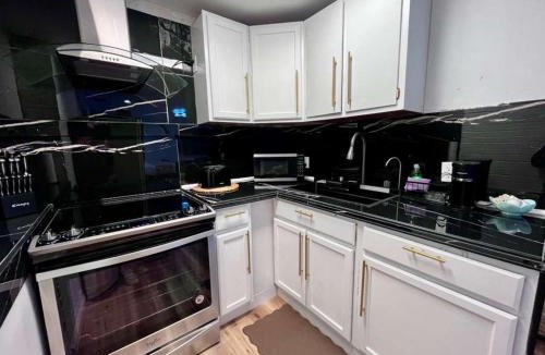 Elkins Apartment | CampRV Lookout Studio Apartment Peaceful Scenic Escape