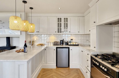 Bishopscourt House | Camps Bay Luxury Family Retreat – Lush & Stylish