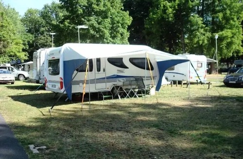Chateauroux Ski Chalet | Campsite Le Rochat-Belle-Isle * - Chalet wood nature (2 adults + 1 child) 3 persons