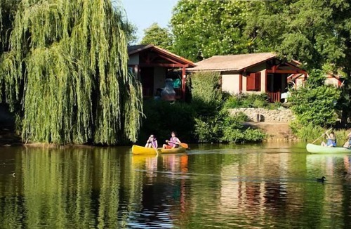 Estang House | Campsite Les Lacs De Courtès*** - Mobil Home 40 Grand Comfort 3 Rooms 4 people Air-conditioned Lake View