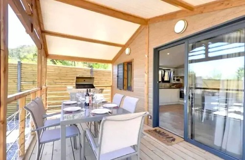 Orpierre Ski Chalet | Campsite Les Princes d'Orange * - Chalet Exception SPA - 3 bedrooms including 2 master bedrooms - sheets, towels and plancha 8 persons