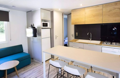Servies House | Campsite Saint Pierre de Rousieux**** - Very large Mobile Home Comfort + 4 Rooms 6 People Air Conditioned