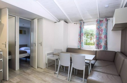 Servies House | Campsite Saint Pierre de Rousieux**** - Large Mobile Home Comfort + 3 Rooms 4 People