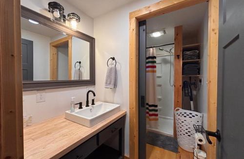 Eagle Rock House | Camptown Cabin