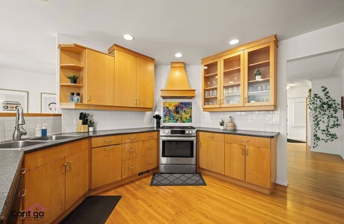 Edmonton House | Campus Karaoke House | Near University | Sleeps 12