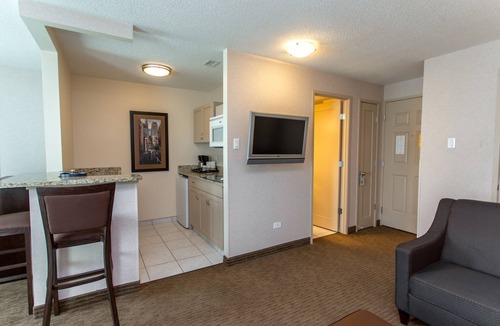 Edmonton Hotel | Campus Tower Suite Hotel