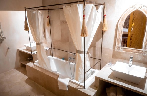 Sales de Llierca Hotel | Can Serola