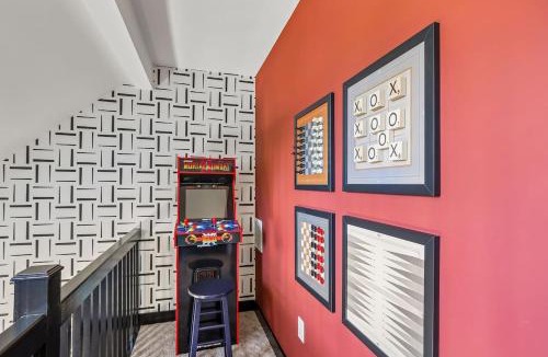 Canaan Valley Apartment | CanaanValley Views FirePit - Arcade - ResortAmenities