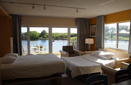 Pompano Beach Resort | Canada House Pompano Beach