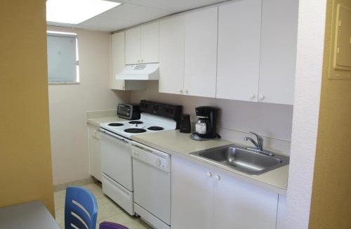 Pompano Beach Resort | Canada House Pompano Beach