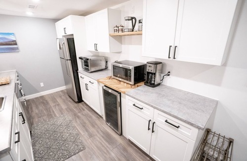 Rutland House | Canadian Creekside Getaway ~ Bring Your Pets!