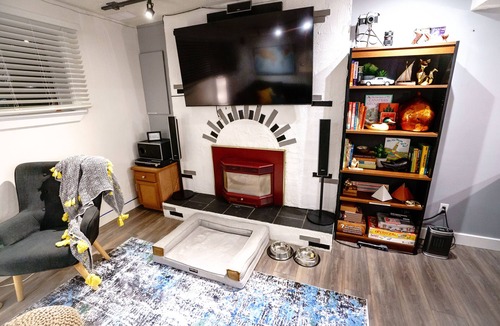 Rutland House | Canadian Creekside Getaway ~ Bring Your Pets!
