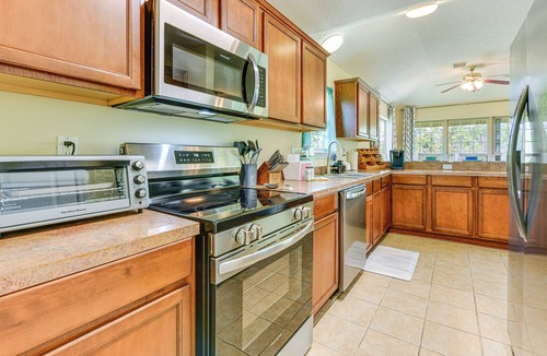 Shoreline Park House | Canal-Front Abode w/Private Dock in Bay St Louis