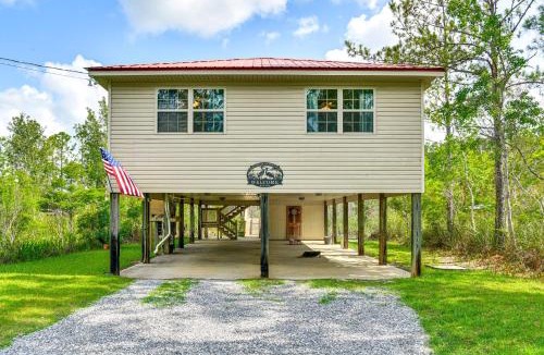 Shoreline Park House | Canal-Front Abode w/Private Dock in Bay St Louis