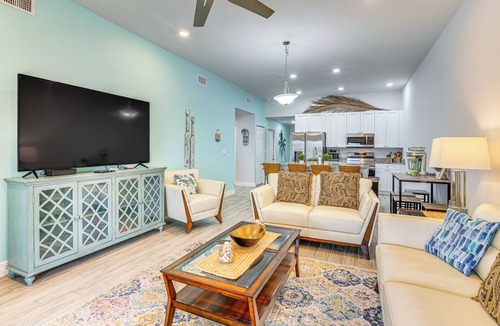 Pelican Apartment | Canal-front Gem w/Heated Pool in Cape Coral