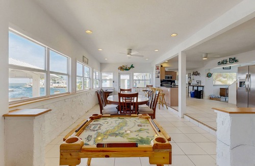 Cross Key Waterways House | Canal Front Gem W/Private Dock, PS4, Free WiFi, & Expansive Balcony W/Views