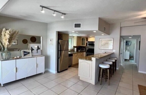 Venetian Shores House | Canal front home in Venetian Shores. Perfect for families. A boater's paradise!