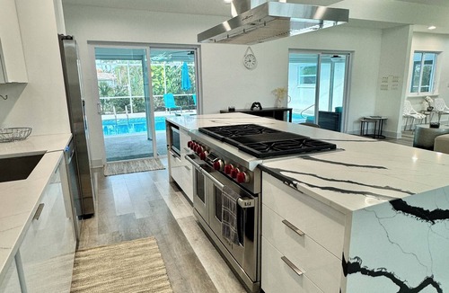 Yacht Club House | Canal Front+Private Dock+Heated Saltwater Pool+Hot Tub+Game Room+Pet Friendly