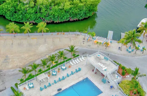Key Largo RV Rental | Canal-Front RV Retreat in Key Largo Water Access
