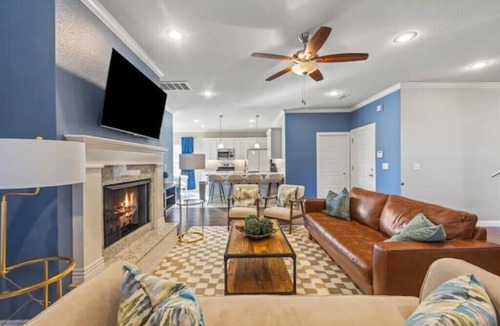 Lowell House | Canal - Modern Home