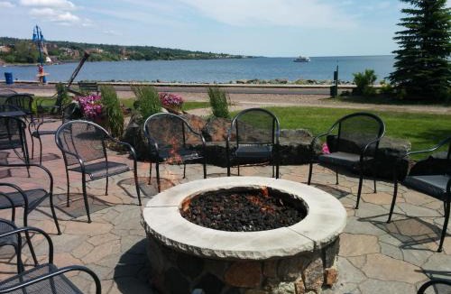 Downtown - Waterfront Hotel | Canal Park Lodge