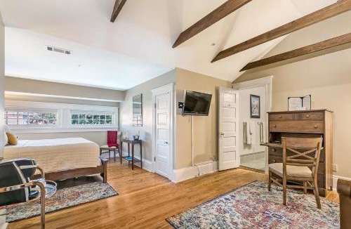 Mid-City Bed & Breakfast | Canal Street Inn